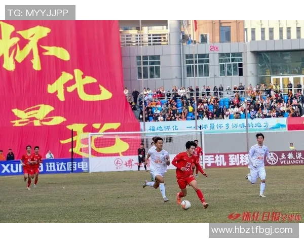 足球明星在赛场上跪下的瞬间展现了对比赛的热爱与敬意